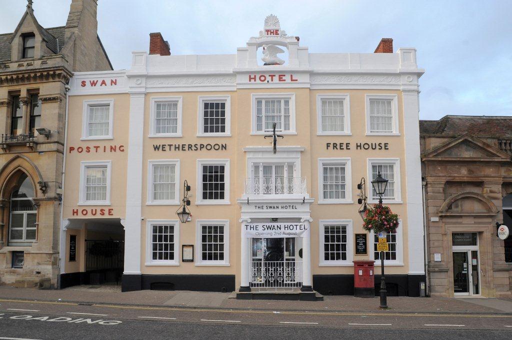 The Swan Hotel Wetherspoon Leighton Buzzard Exterior foto